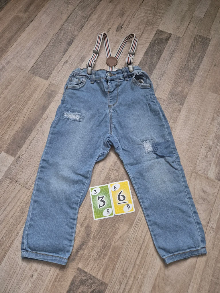 Pantalon jean a bretelles 36 mois
